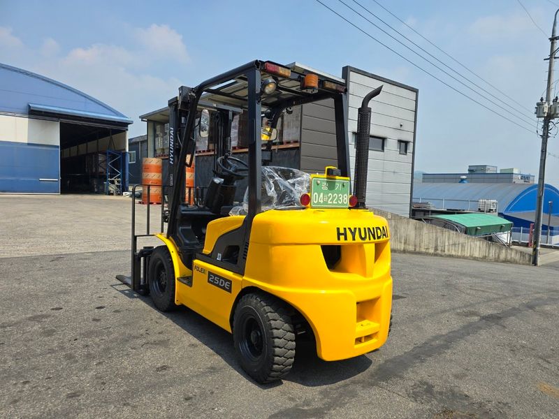 한효진님의 장터 판매 상품 [13년식 2.5톤 디젤 중고지게차 (싸이드쉬프트, 카메라)] 첨부 사진