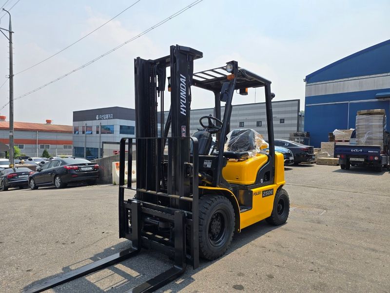 한효진님의 장터 판매 상품 [13년식 2.5톤 디젤 중고지게차 (싸이드쉬프트, 카메라)] 첨부 사진