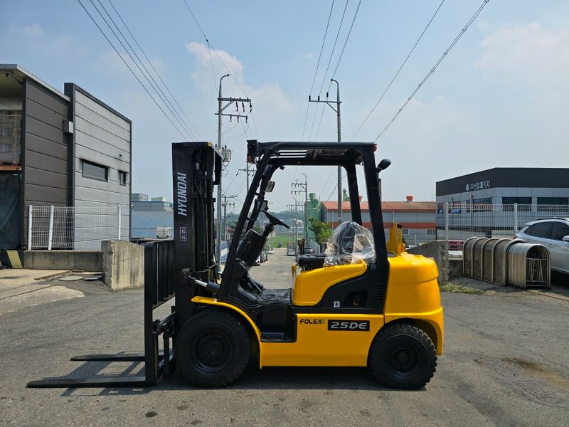 한효진님의 장터 판매 상품 [13년식 2.5톤 디젤 중고지게차 (싸이드쉬프트, 카메라)] 첨부 사진