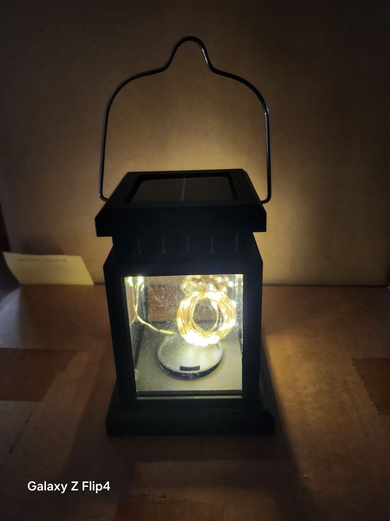 바이털사인님의 장터 판매 상품 [벽면 부착형 실외 정원 태양충전등 한개] 첨부 사진