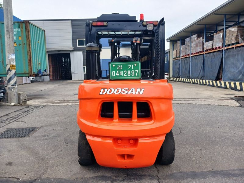 한효진님의 장터 판매 상품 [두산 4.5톤 자동발 디젤 중고지게차 ] 첨부 사진