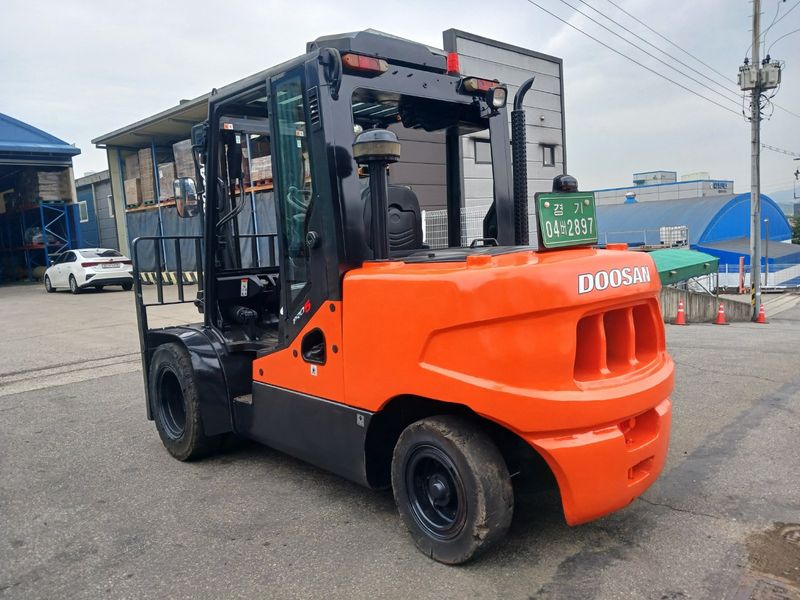 한효진님의 장터 판매 상품 [두산 4.5톤 자동발 디젤 중고지게차 ] 첨부 사진