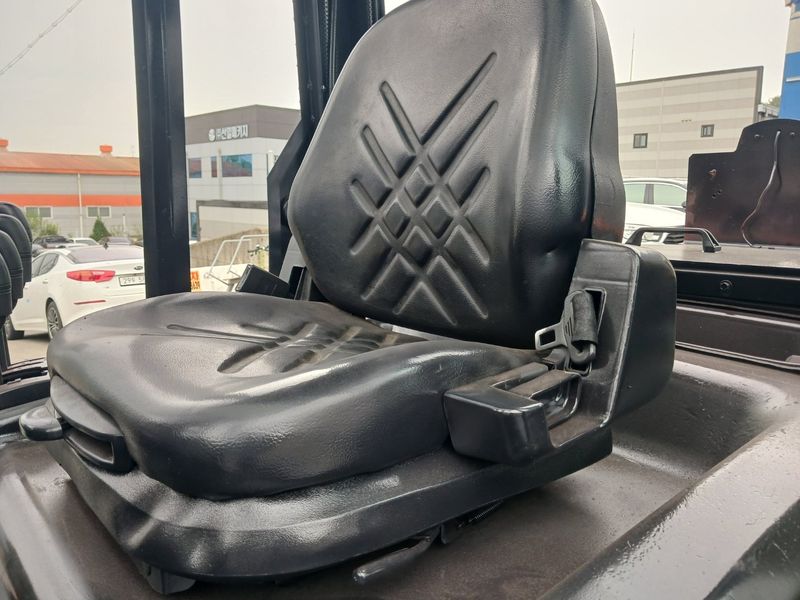 한효진님의 장터 판매 상품 [두산 4.5톤 자동발 디젤 중고지게차 ] 첨부 사진