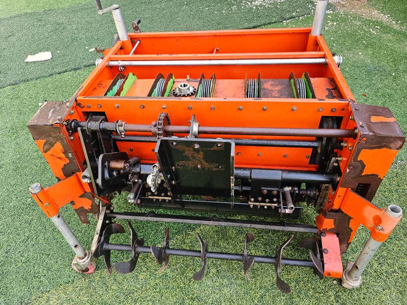 최도윤(중고농기계)님의 장터 판매 상품 [대성 경운기용 마늘파종기를 판매합니다 ] 첨부 사진