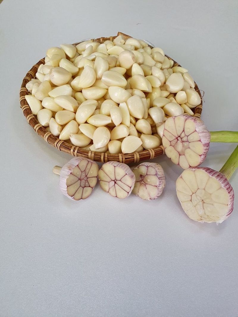 장터 상품 [육쪽 깐마늘 최저가로 드려요 1KG] 썸네일