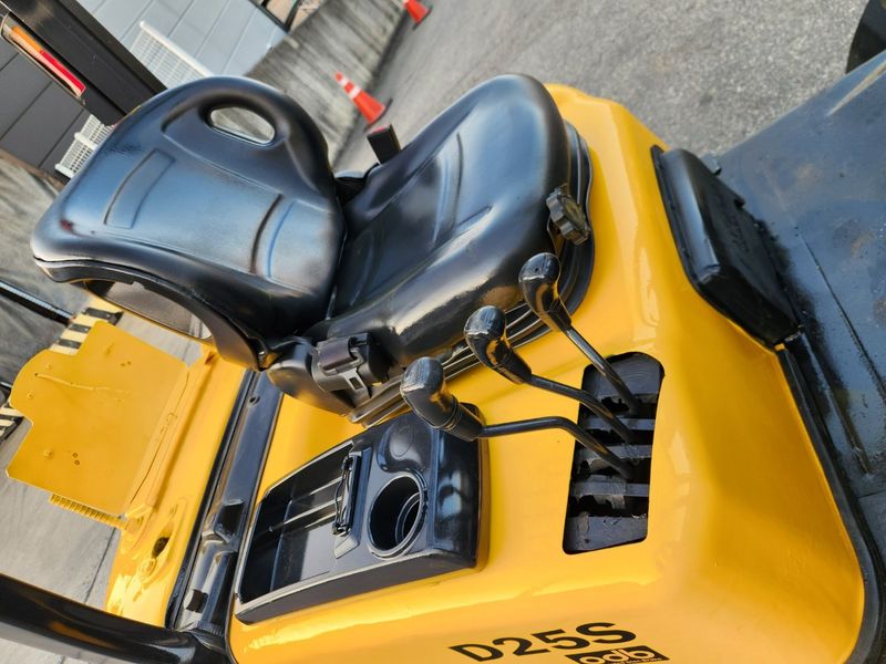 한효진님의 장터 판매 상품 [두산 노랭이 2.5톤 중고지게차 (싸이드쉬프트)] 첨부 사진