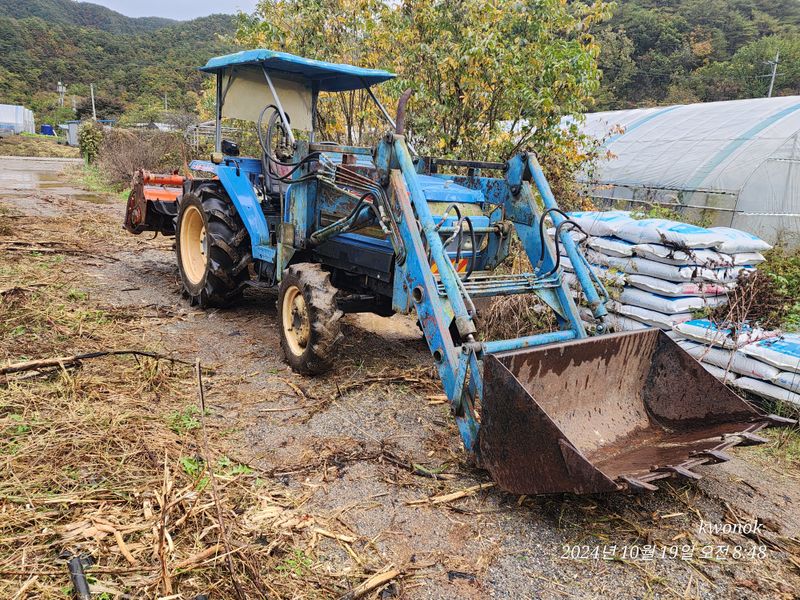 정권옥님의 장터 판매 상품 [동양 YA4040 동양 40마력 트렉타] 첨부 사진