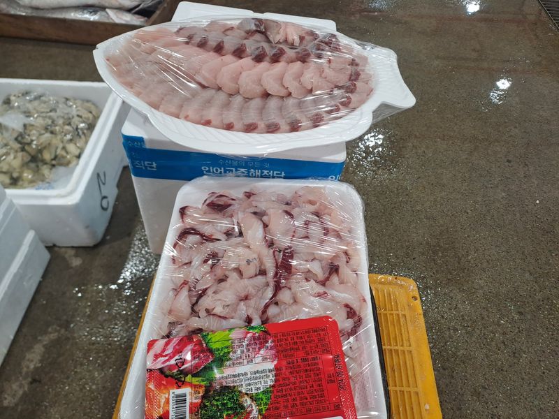 김진국님의 장터 판매 상품 [삼치회 대삼치회 양념장,조미김 포함 삼치회750g] 첨부 사진