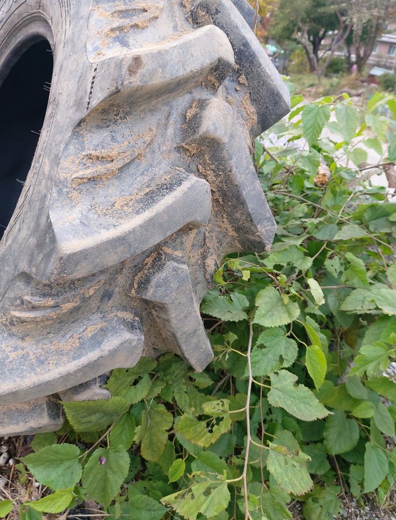 장터 상품 [트랙터 바퀴9.5-16수리부품] 썸네일