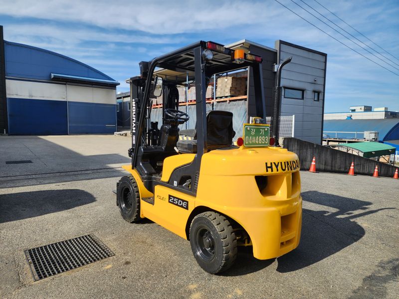 한효진님의 장터 판매 상품 [2.5톤 3단 싸이드쉬프트 디젤 중고지게차 ] 첨부 사진