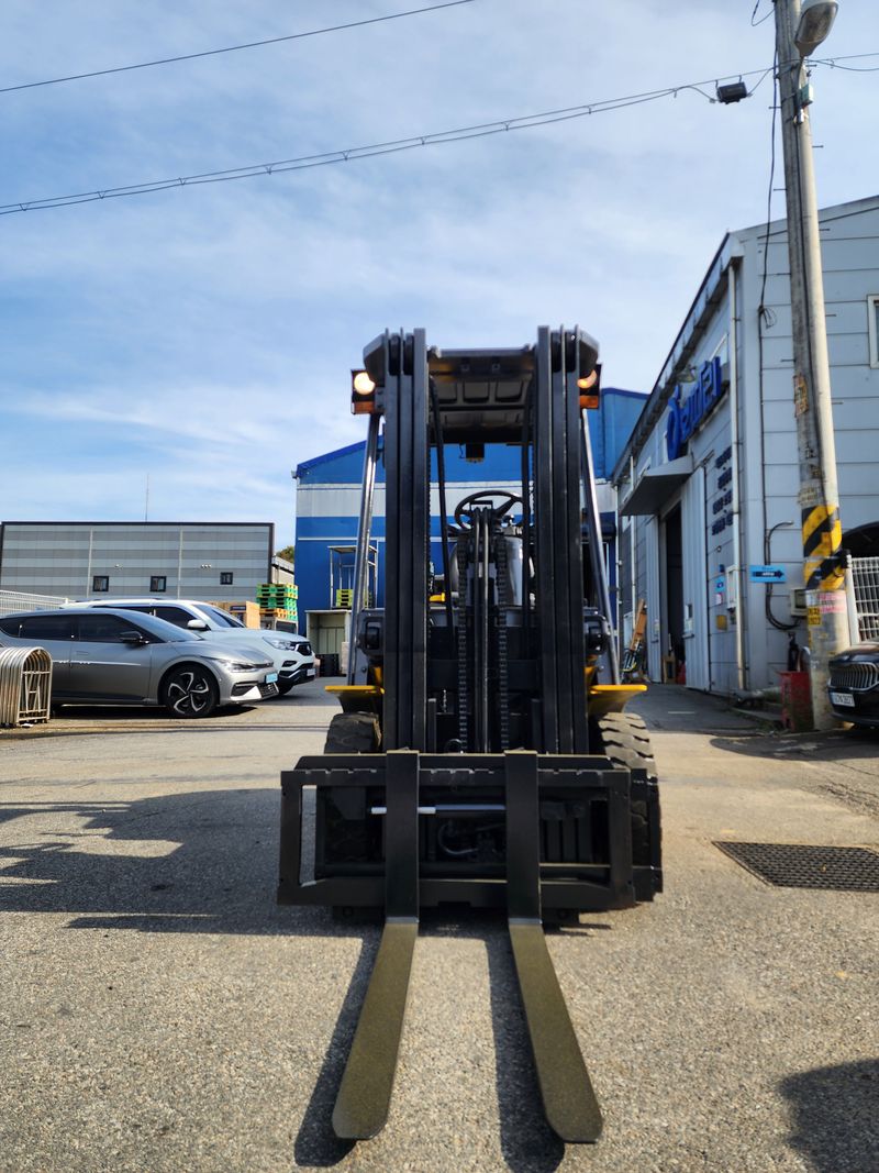 한효진님의 장터 판매 상품 [2.5톤 3단 싸이드쉬프트 디젤 중고지게차 ] 첨부 사진