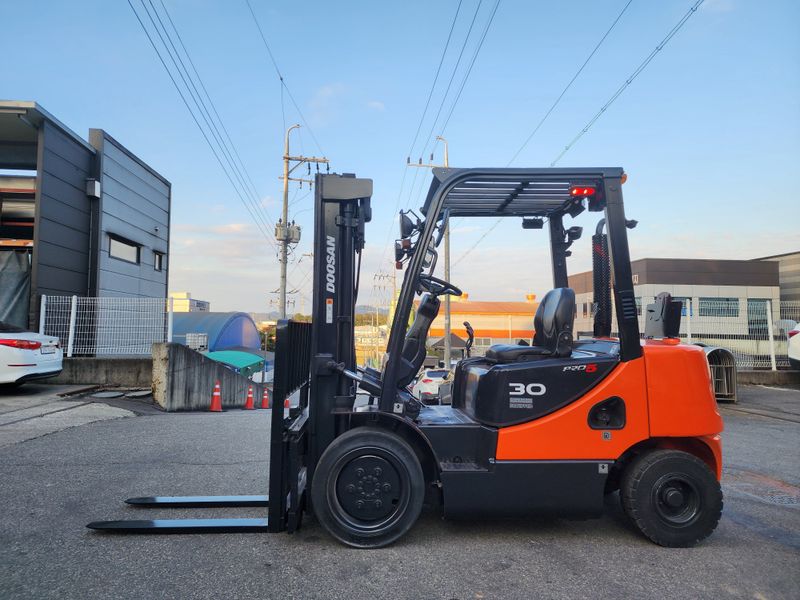 한효진님의 장터 판매 상품 [두산 3톤 디젤 중고지게차 (싸이드쉬프트)] 첨부 사진