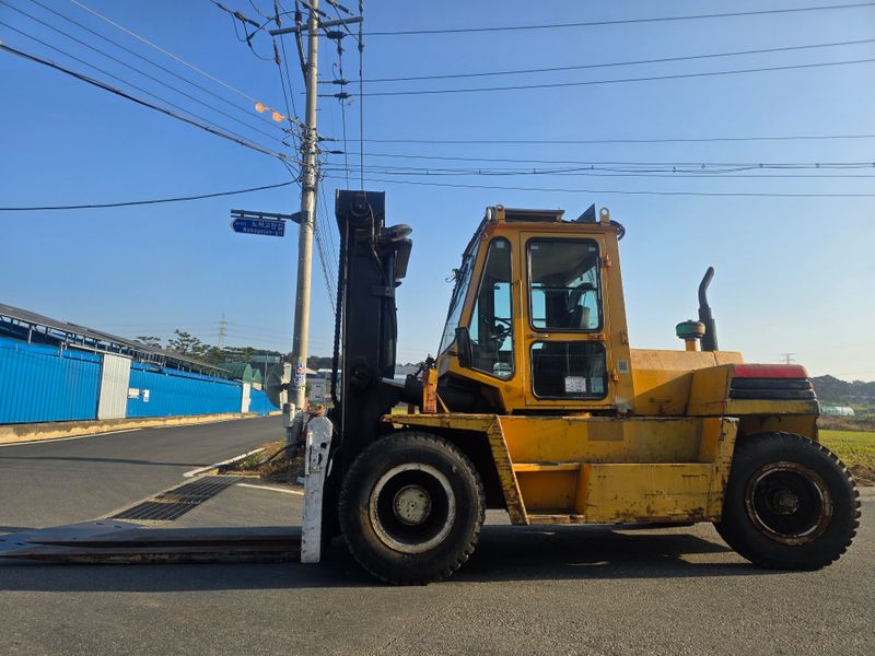 한효진님의 장터 판매 상품 [두산 D12톤 디젤 중고지게차 (자동발,캐빈)] 첨부 사진