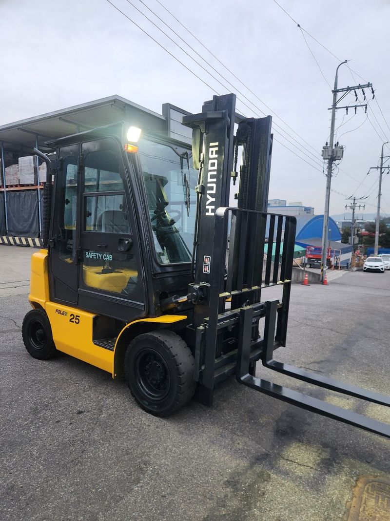 한효진님의 장터 판매 상품 [2.5톤 캐빈 싸이드쉬프트 디젤 중고지게차 ] 첨부 사진