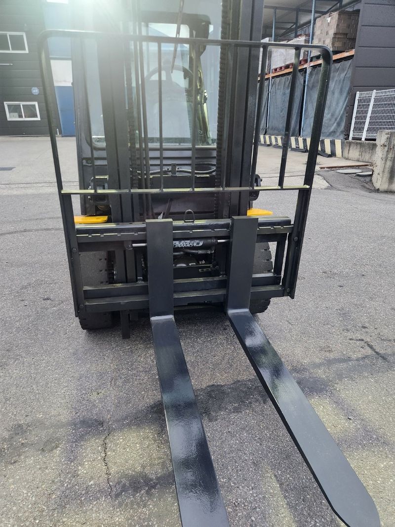 한효진님의 장터 판매 상품 [2.5톤 캐빈 싸이드쉬프트 디젤 중고지게차 ] 첨부 사진