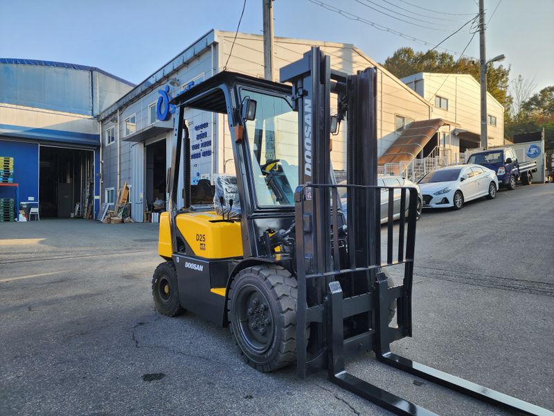 한효진님의 장터 판매 상품 [두산 노랭이 2.5톤 디젤 중고지게차 ] 첨부 사진