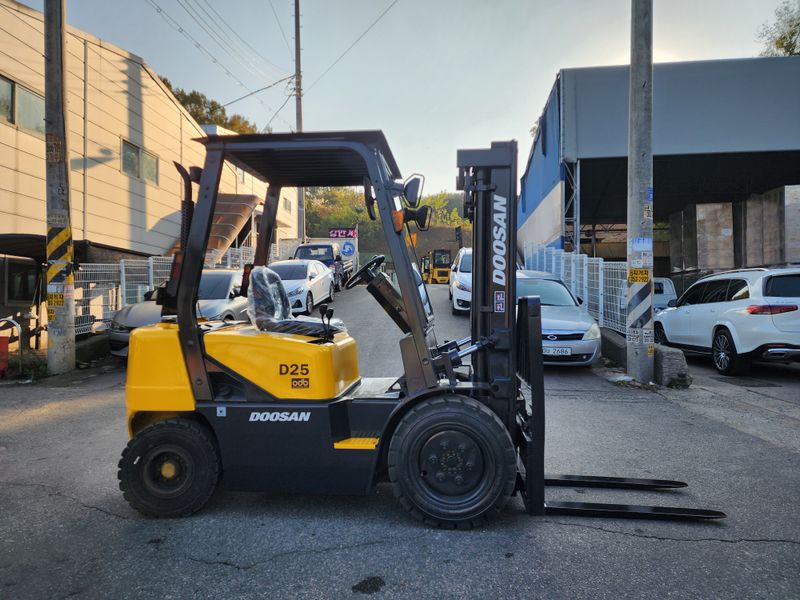 한효진님의 장터 판매 상품 [두산 노랭이 2.5톤 디젤 중고지게차 ] 첨부 사진