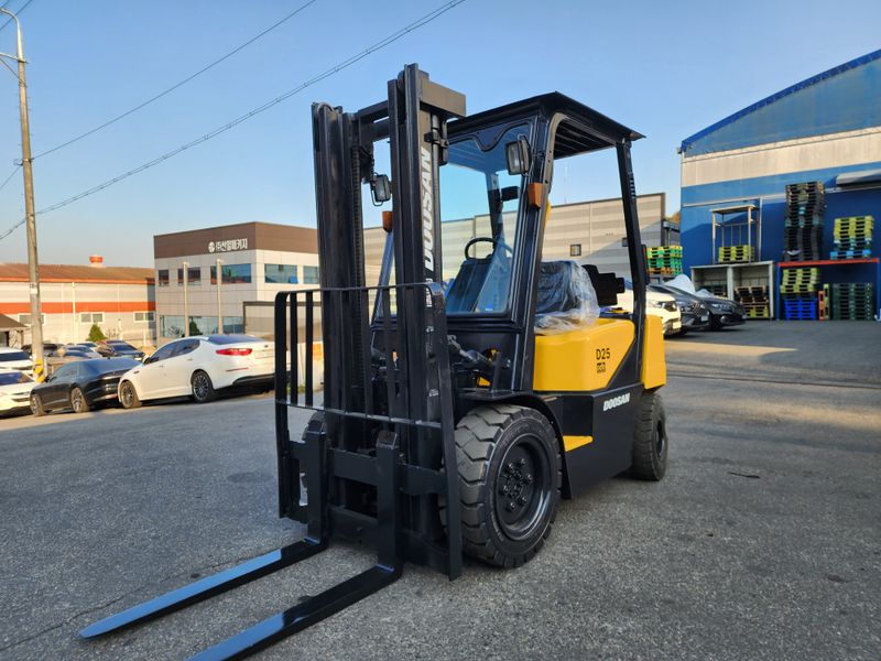 한효진님의 장터 판매 상품 [두산 노랭이 2.5톤 디젤 중고지게차 ] 첨부 사진