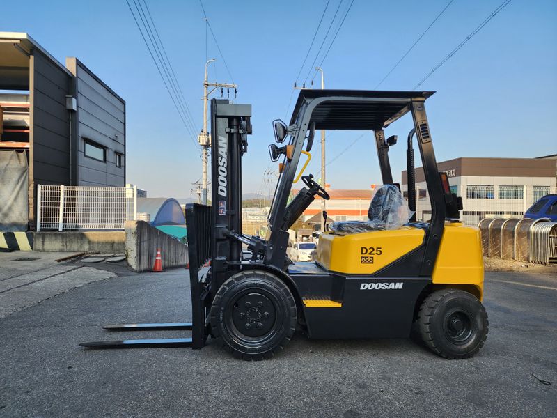 한효진님의 장터 판매 상품 [두산 노랭이 2.5톤 디젤 중고지게차 ] 첨부 사진