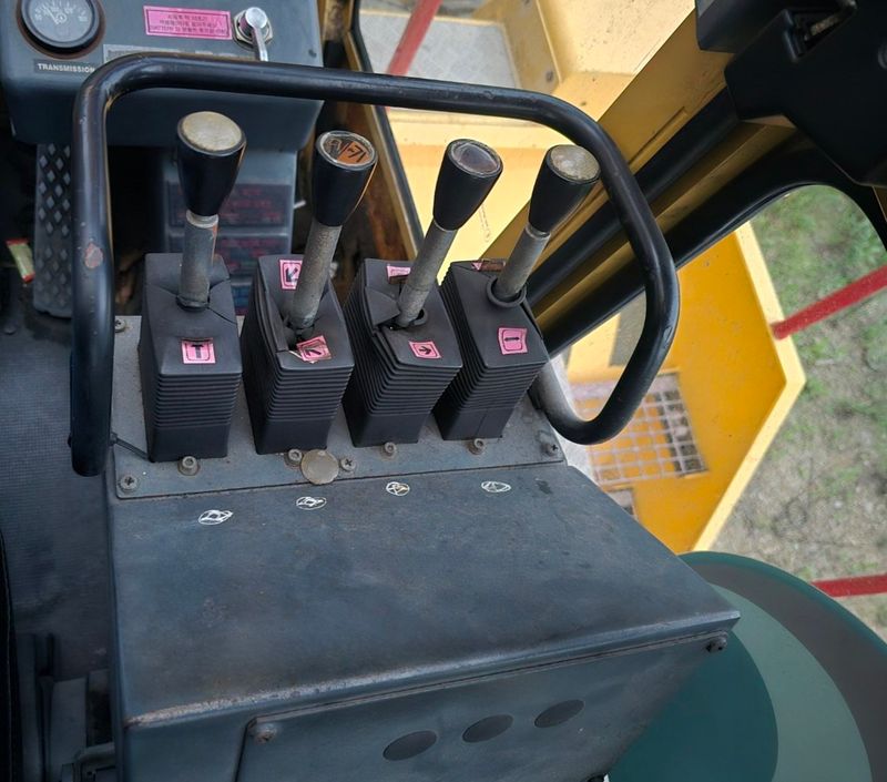 한효진님의 장터 판매 상품 [CVS페라리 25톤 디젤 중고지게차 ] 첨부 사진