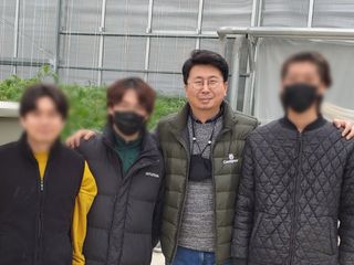 이인규님의 딸기 · 병해충상담 작성글 사진