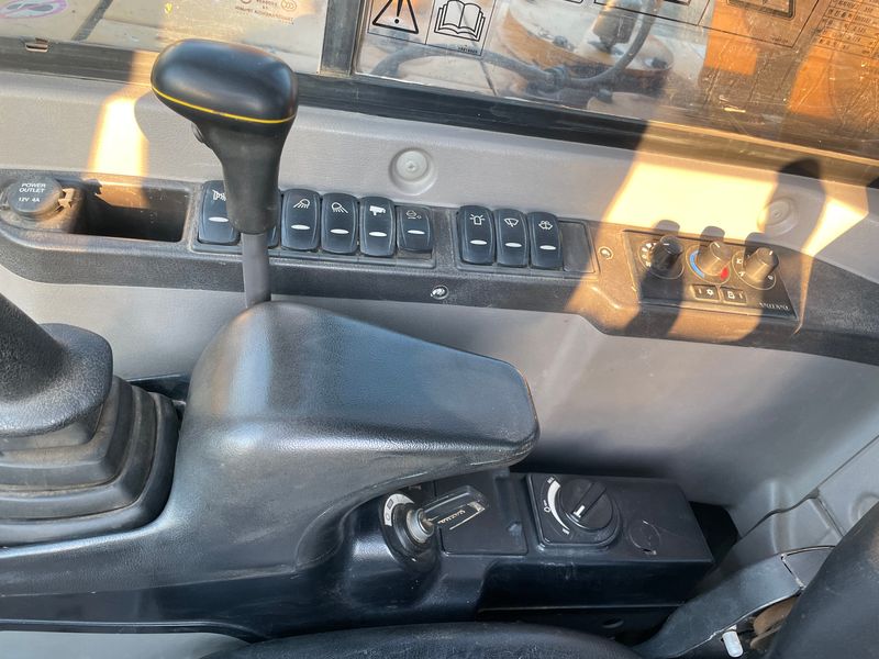 정수지님의 장터 판매 상품 [볼보 포크레인EC55C] 첨부 사진