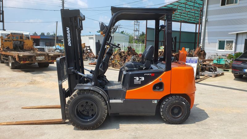 박진성님의 장터 판매 상품 [3.3톤 지게차 두산 D33S-5(판매완료)] 첨부 사진
