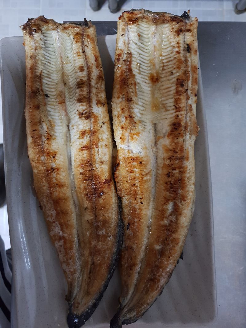 장터 상품 [민물장어(왕1kg-2마리.왕대-2키로3마리기준으로/왕.왕대선택~^^) 손질후 순살 약800g정도(+-50g)] 썸네일