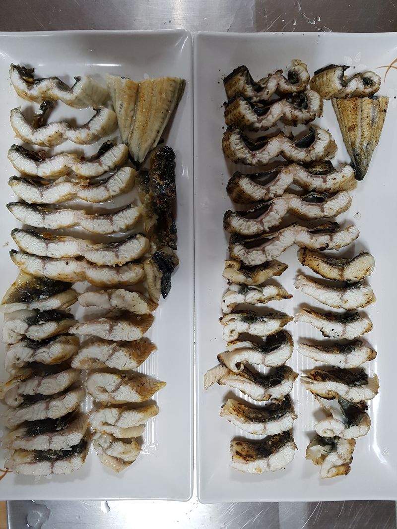 오빠는 멋짐~^^님의 장터 판매 상품 [민물장어(왕1kg-2마리.왕대-2키로3마리기준으로/왕.왕대선택~^^) 손질후 순살 약800g정도(+-50g)] 첨부 사진