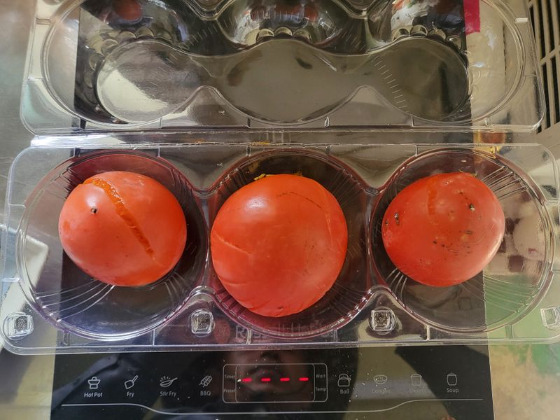 우설강(희택)님의 장터 판매 상품 [대봉감  월하감 10kg  30.000원  15kg  40.000 월하가격은 상담] 첨부 사진