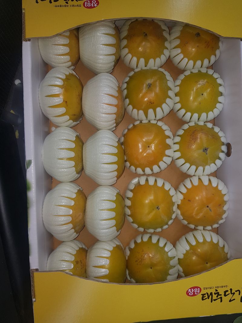 자연애 단감농원님의 장터 판매 상품 [식감 당도 우수한 태추단감 4.5kg  20과 30000] 첨부 사진