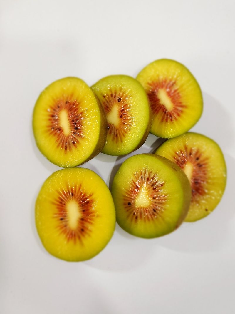 가근한제주(김상호)님의 장터 판매 상품 [제주 레드키위 3kg 벌크포장, 5kg 용기포장 됩니다.] 첨부 사진