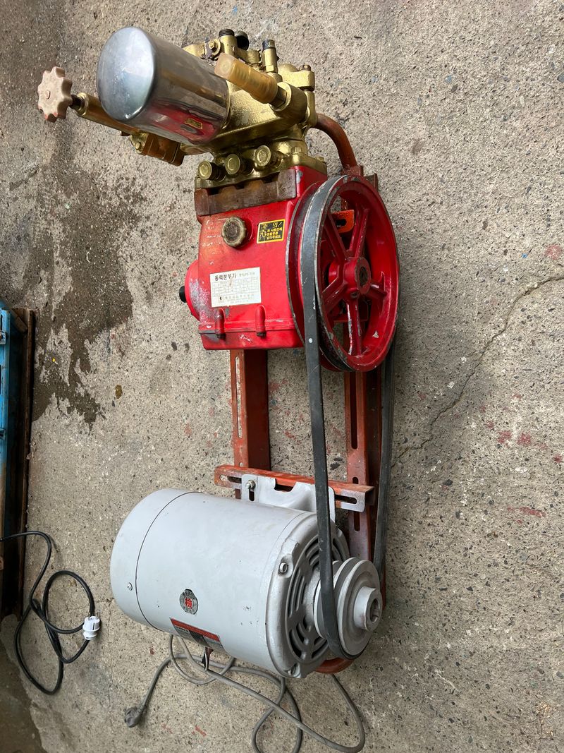 지봉근님의 장터 판매 상품 [동력 분무기] 첨부 사진