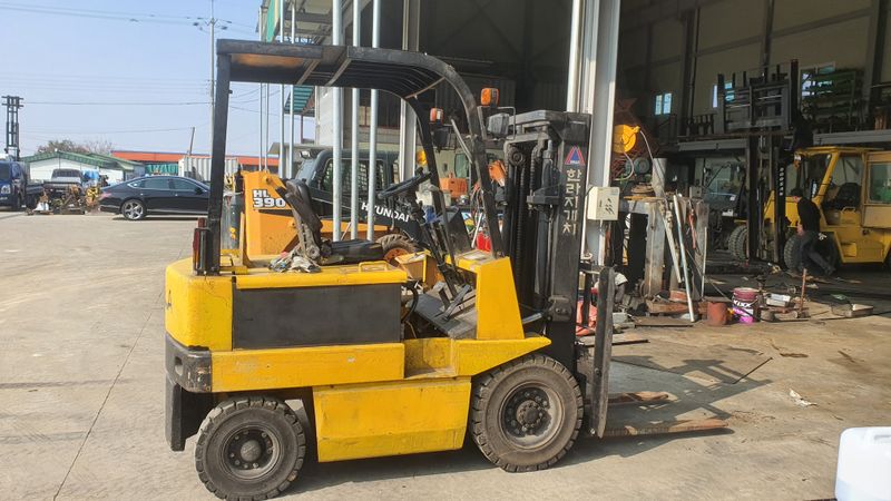 박진성님의 장터 판매 상품 [<판매완료> 전동 2.5톤 지게차] 첨부 사진