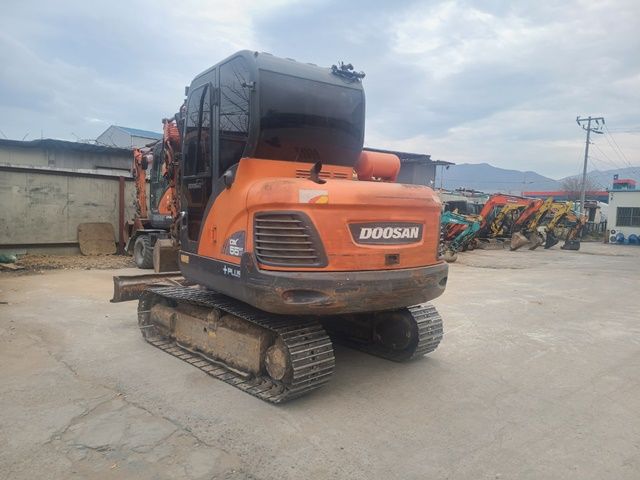 중고굴삭기 김동윤님의 장터 판매 상품 [중고굴삭기 두산 02굴삭기 2014년 코끼리집게장착] 첨부 사진