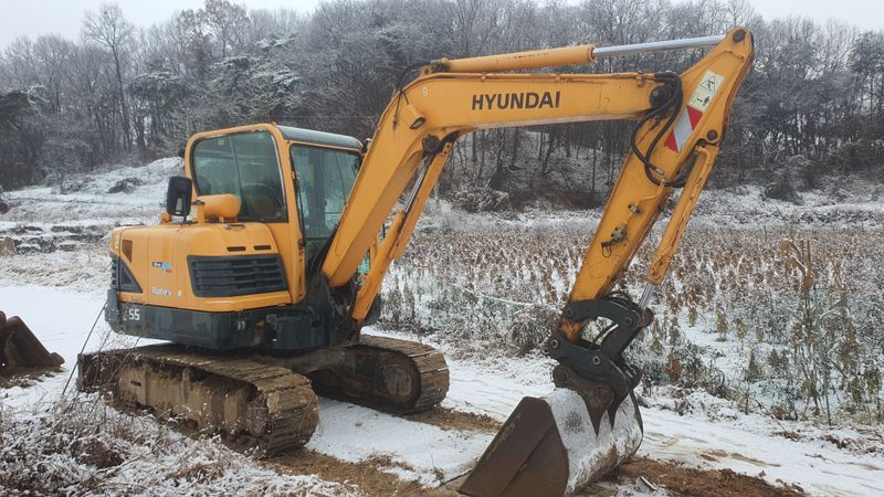 박진성님의 장터 판매 상품 [<판매완료> 02굴삭기 현대 R55 2014년 포크레인] 첨부 사진