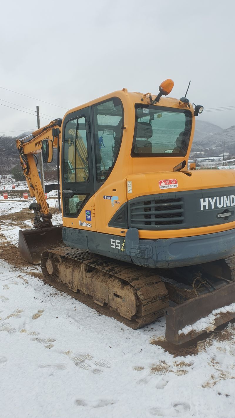 박진성님의 장터 판매 상품 [<판매완료> 02굴삭기 현대 R55 2014년 포크레인] 첨부 사진