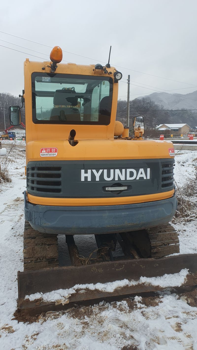 박진성님의 장터 판매 상품 [<판매완료> 02굴삭기 현대 R55 2014년 포크레인] 첨부 사진