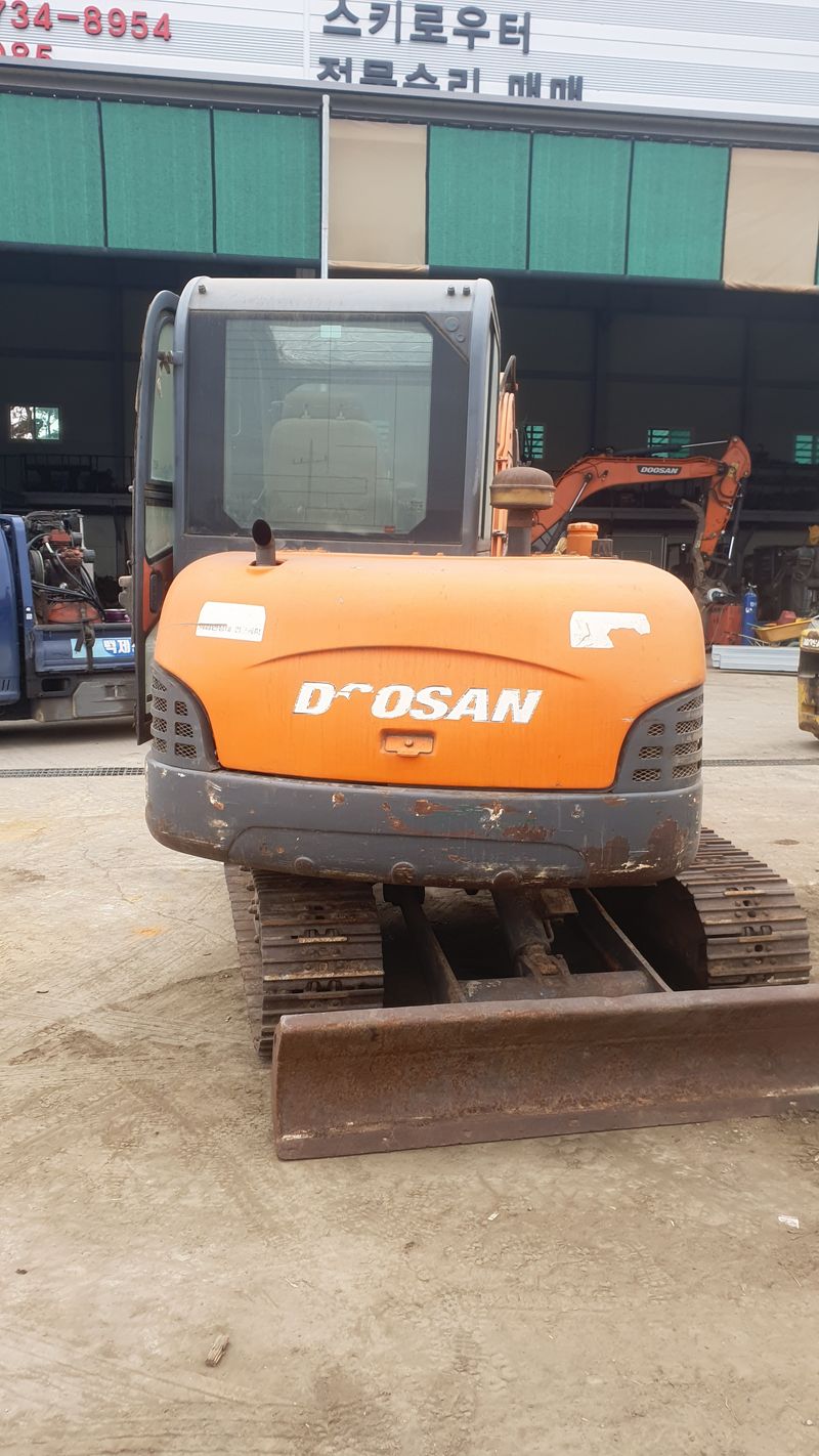 박진성님의 장터 판매 상품 [02 굴삭기 두산 S55VS 2007년<판매완료>] 첨부 사진