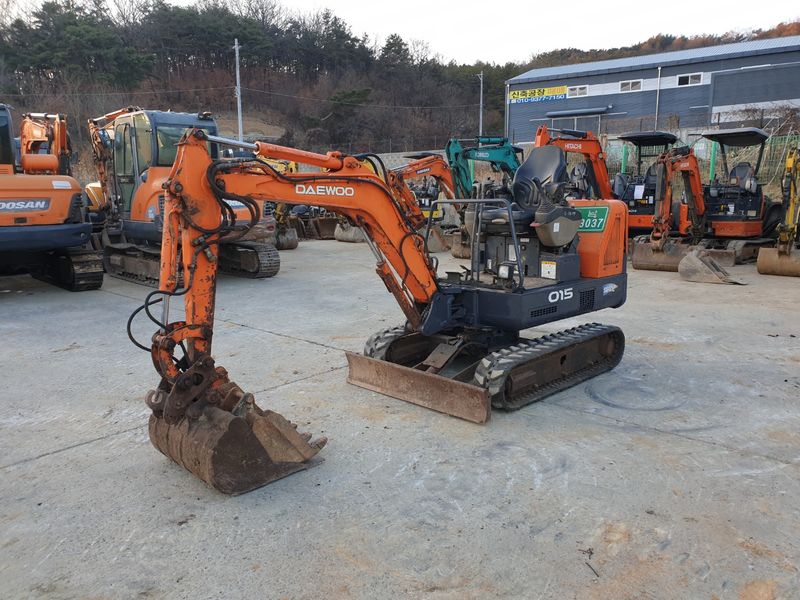 중고굴삭기 김동윤님의 장터 판매 상품 [국산 중고미니굴삭기 대우 솔라 015 ] 첨부 사진