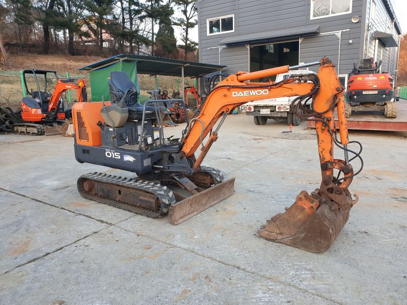 중고굴삭기 김동윤님의 장터 판매 상품 [국산 중고미니굴삭기 대우 솔라 015 ] 첨부 사진