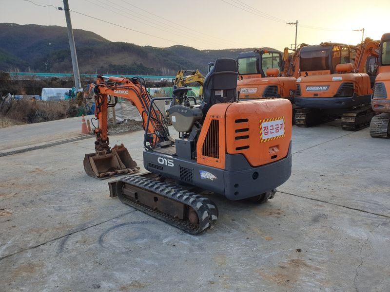 중고굴삭기 김동윤님의 장터 판매 상품 [국산 중고미니굴삭기 대우 솔라 015 ] 첨부 사진