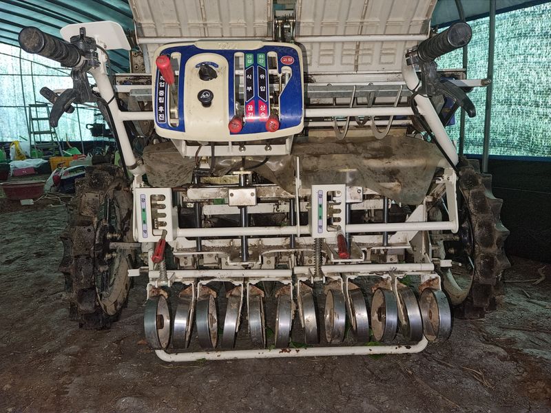 김찬수님의 장터 판매 상품 [동양 동양 TOP6 양파 정식기 6조 보행형 +파종기, 모종 포트(18000평 분량, 약 5000매)] 첨부 사진