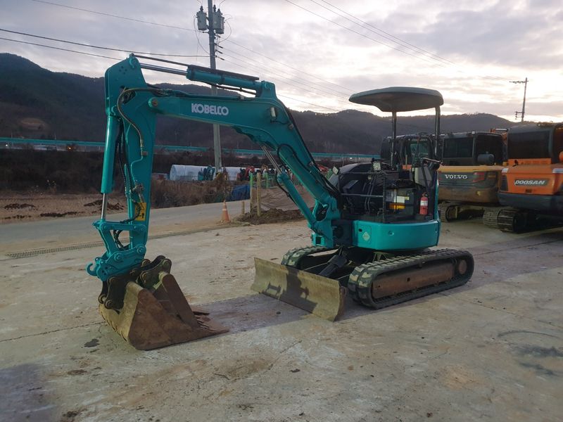 중고굴삭기 김동윤님의 장터 판매 상품 [코벨코SK30 2016년식 농장용굴삭기] 첨부 사진