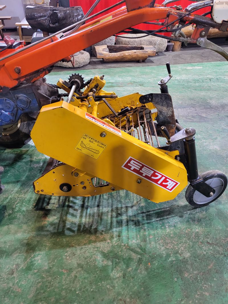 박현수님의 장터 판매 상품 [경운기 땅속작물수확기 판매합니다 ] 첨부 사진