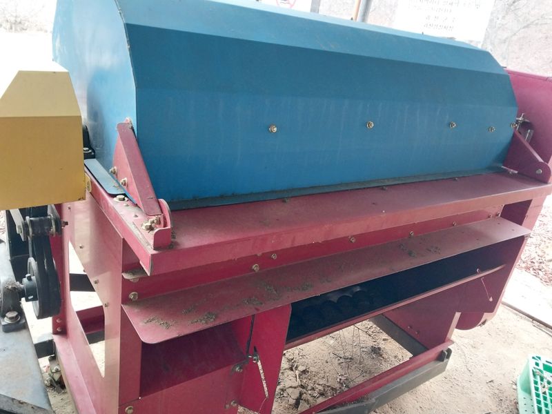 장터 상품 [트랙터 부착형 탈곡기] 썸네일