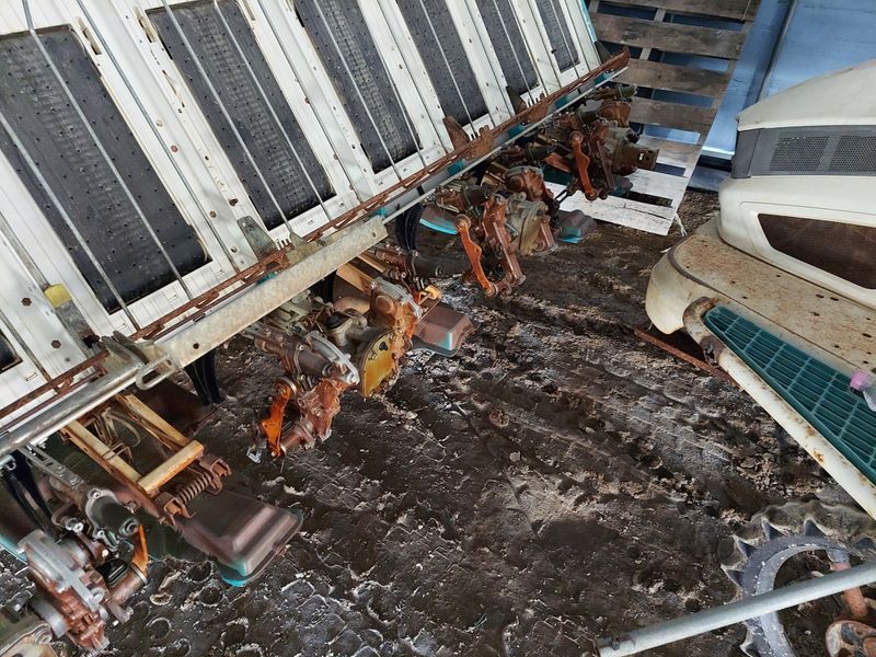 귤12224님의 장터 판매 상품 [구보다 8조식 이앙기 팔아요] 첨부 사진