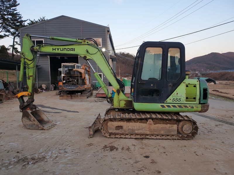 중고굴삭기 김동윤님의 장터 판매 상품 [02중고굴삭기 농장용굴삭기 2001년식 현대R555M 부가세없음] 첨부 사진