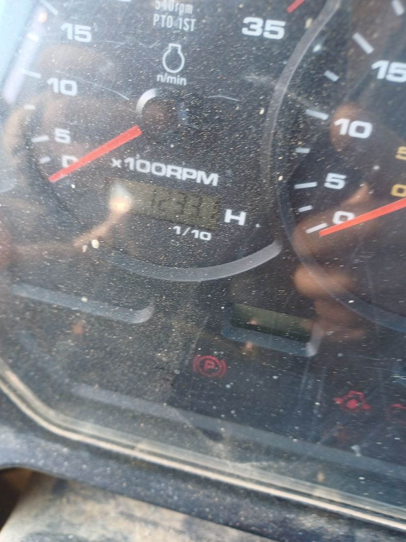 권우삼님의 장터 판매 상품 [트랙터(Luxen 560)] 첨부 사진