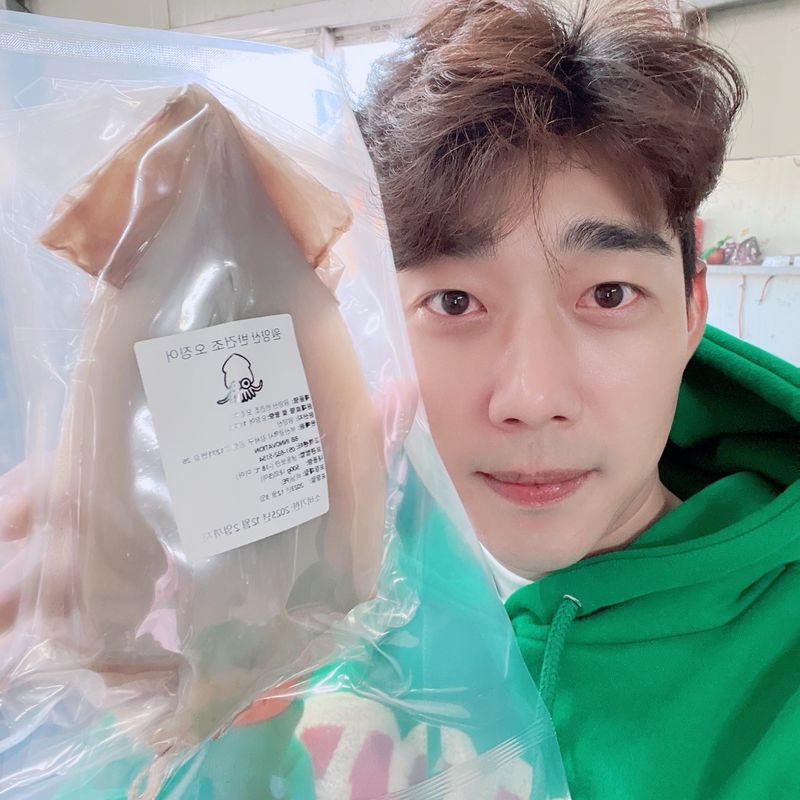 장터 상품 [[무료배송]구룡포 해풍 반건조 오징어 5미] 썸네일